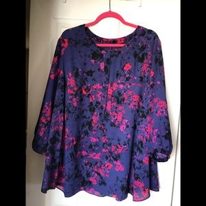 Gorgeous flowy blouse